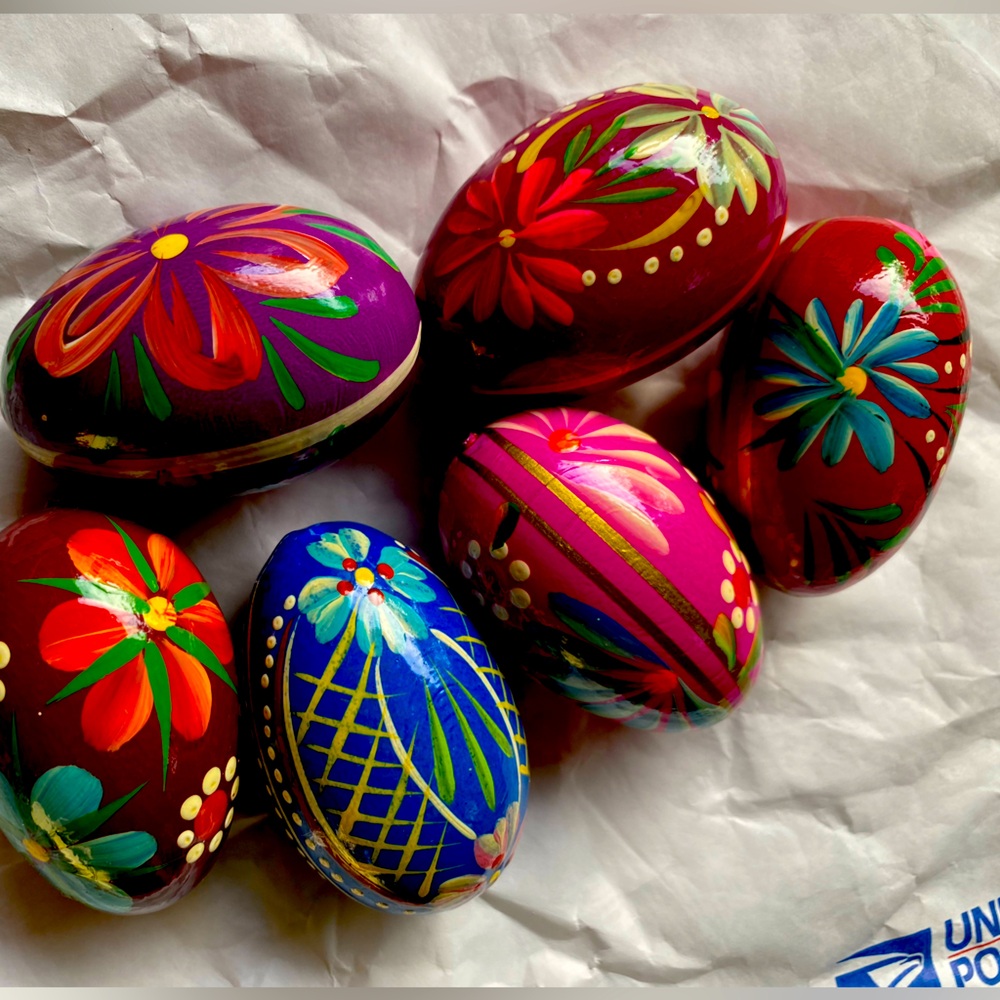 Folk Art Hand Painted Wooden Egg Set 6 pcs Wood Painted Flower Multicolor 2”W